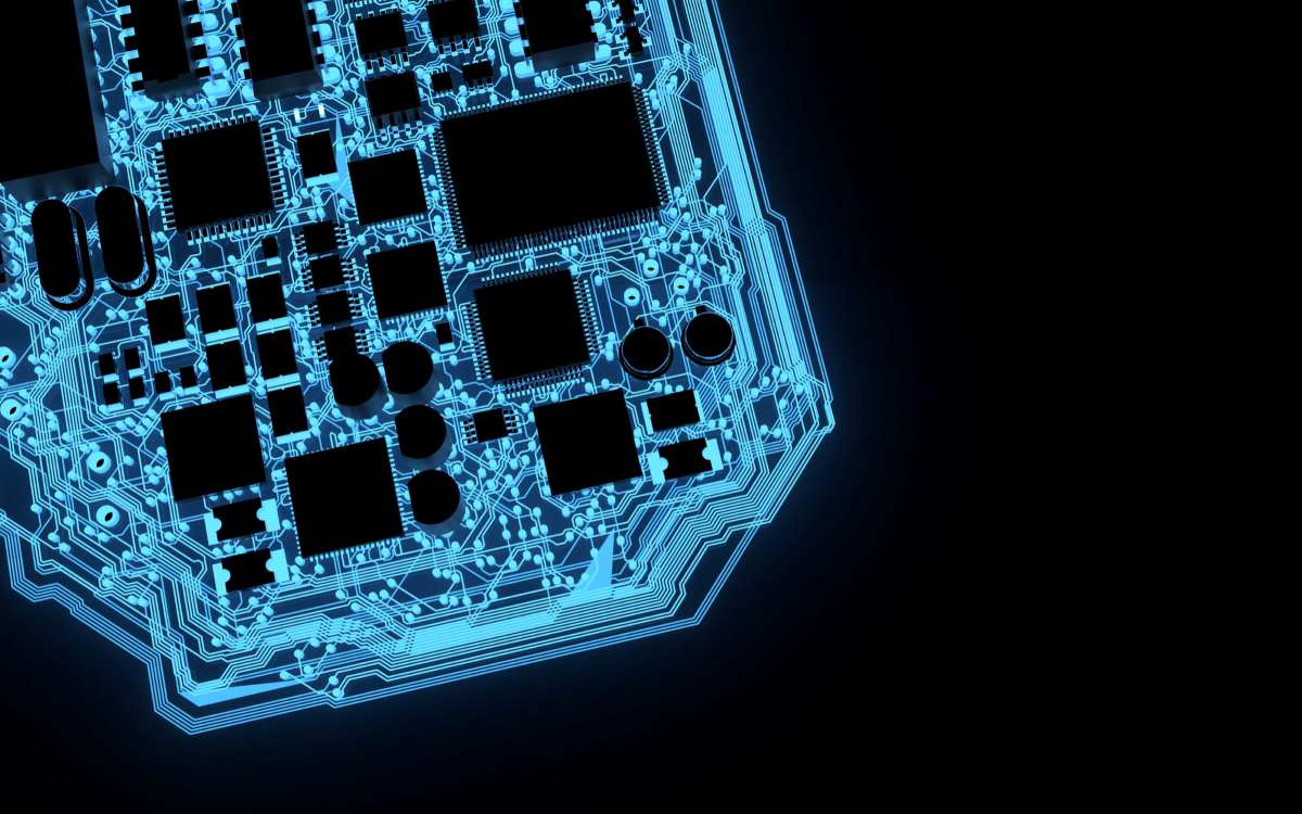 Nahaufnahme einer blauen Leiterplatte mit Chips - Elektronik, embedded hardware.
